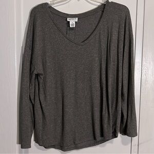 For the Republic Heather Gray Women’s Long Sleeve V-Neck T-shirt Size XL